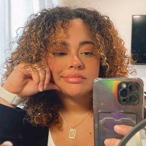 Meet your Posher, Talia